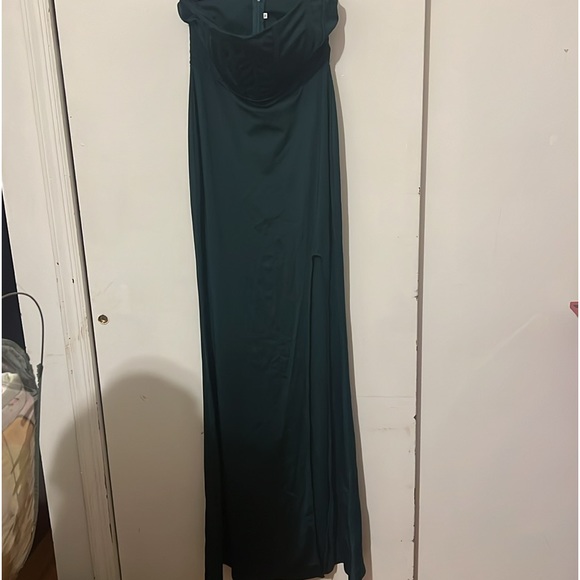 Joyfunear Split Thigh Maxi Tube
Formal Dress
Color: Dark Green - Picture 4 of 5